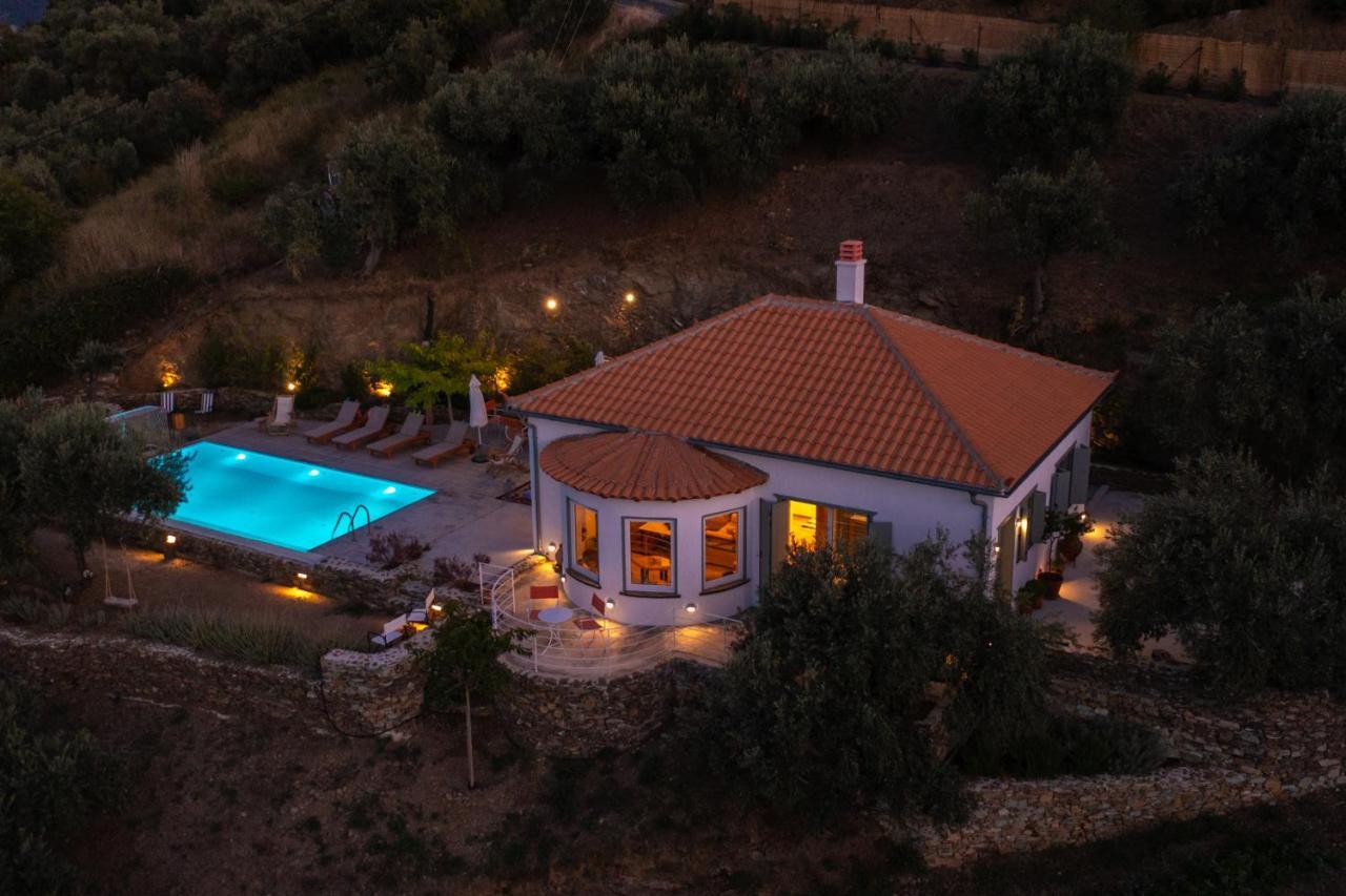 Avgi Villa Glossa Luaran gambar