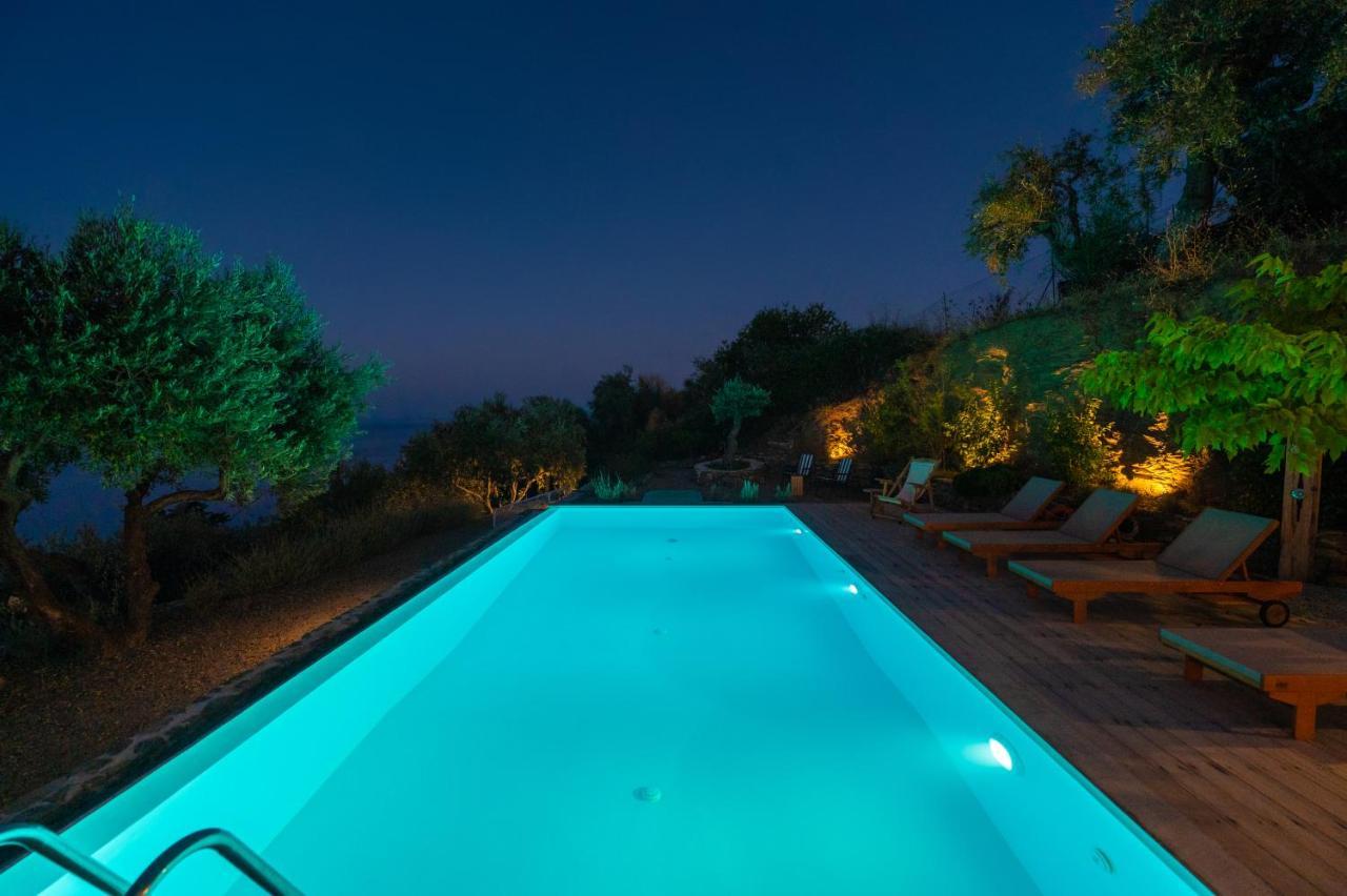 Avgi Villa Glossa Luaran gambar